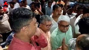 পূর্ব বর্ধমানে বিজেপি-তৃণমূলের সংঘর্ষ: মারধর ও ভাঙচুরের অভিযোগ!