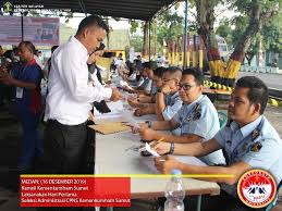 Jadwal dan lokasi tes skd cpns keimigrasian kemenkumham 2019 akan diumumkan panitia segera. Kanwil Kemenkumham Sumut Laksanakan Hari Pertama Seleksi Administrasi Cpns Kemenkumham Sumut
