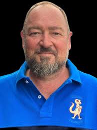 Ou dae op donkey vlak in Tsumeb. George Bence