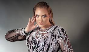 Kıyasıya yarışın son ana kadar sürdüğü eurovision'da birinci kim oldu? Eurovision 2021 Nikkie Tutorials Sul Palco Coi Colori Della Bandiera Trans