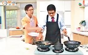 快醒醒，英雄。 距游戏首次公布的八年后， 《赛博朋克2077》终于正式和大家见面了。 进入夜之城的钥匙现在就握在你的手中。 是时候偷一波装备，寻一些刺激或是来一两场超梦体验了! å®‰å¾·å°ŠæŽéŒ¦è¯è¿½æœˆçˆ†ç²—äº'çª' æ±æ–¹æ—¥å ±