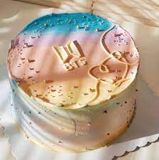 𝐓 𝐎 𝐌 𝐈 𝐄 富江 in 2021 simple cake designs pretty birthday cakes minimalist cakes