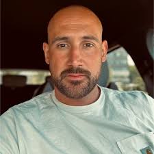 Cet après-midi, j'ai eu l'immense honneur de donner le coup d'envoi du  match de basket entre l'ALM Evreux et Fos sur mer, Décathlon étant le  parrain du match.