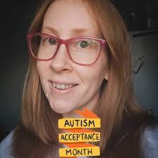 Lily Bray's Instagram, Twitter & Facebook