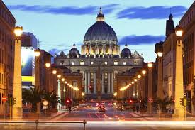 172 per i cattolici, 53 per gli ortodossi, 27 per i protestanti, 7 per gli ebrei, 25 per musulmani, 7 per i buddhisti, 1 per gli induisti, 1 per i sikh. I 10 Luoghi Sacri Piu Spettacolari Del Mondo