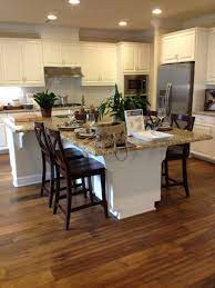 Kuche In 2020 Custom Kitchen Island Kitchen Island With Seating Kitchen Design Small