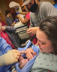 2 kids and 6 1/2 years later and I love you more than I ever have.❤️😘  #highschoolsweethearts #twokids #thelittlethings #thelife #mylove