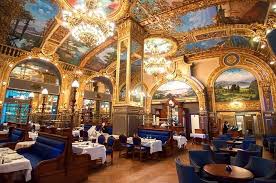 2018 De Paris A Doha Le Train Bleu Au Dela Des Frontieres Avec L Ouverture Au Qatar De Cet Etablissement Une Replique Creee Dans L Esprit De La Decoration D