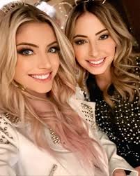 Alexa Bliss with her mother ❤