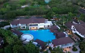 Acun ilıcalı, 2017 yılının eylül ayında evlendiği şeyma subaşı'na kuruçeşmedeki villayı 13 milyon euroya satın almıştı. Survivor Da Odul Villasi Bakin Kimin Cikti