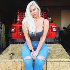 Professional model and YouTube gamer Tara Babcock knows how to turn up the  heat on Instagram; heres proof!