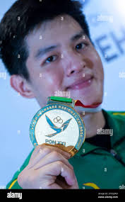 Artz hi-res stock photography and images