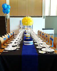 Decoracion De Mesa En Tonos Azules Y Amarillos Para Una Comunion En Castellon Realizada Por Eventur Decoracion De Unas Organizacion De Eventos Y Centros De Mesa