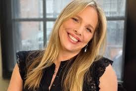 Keri Dillard's Instagram, Twitter & Facebook