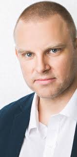 Daniel Weis's Instagram, Twitter & Facebook