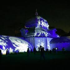 At the conservatory of flowers in golden gate park, san francisco. Conservatory Of Flowers Facade Lights Up For The Holidays Curbed Sf