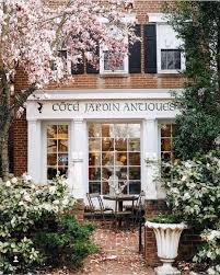 Gefallt 2 022 Mal 13 Kommentare The Shopkeepers The Shopkeepers Auf Instagram Cote Jardin Antiques Hill Interiors Quaint Storefront Raindrops And Roses