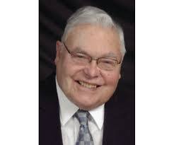 Kim Weis's Instagram, Twitter & Facebook