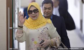 Executive director/president and chief executive. Malaysiakini Kes Rasuah Rosmah Madinah Jadikan Najib Kambing Hitam Kata Peguam