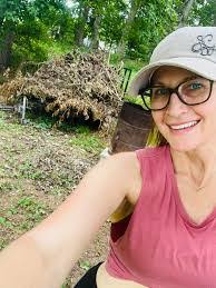 Jodi Bass's Instagram, Twitter & Facebook