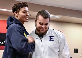 High School Football: Fairfield's All, Hensley Sign Early