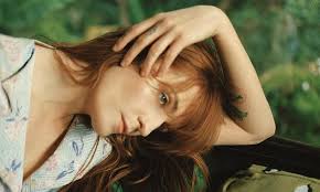 Florence leontine mary welch & isabella ''the machine'' summers, started making music together around 2005 & performed locally in camden, london as florence robot & isa machine. High As Hope How Florence The Machine Spread Their Gospel
