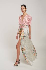 ¿qué función tienen los padrinos, las damas de honor? Para Una Boda De Tarde Noche Es Mejor Un Vestido Largo O Uno Corto