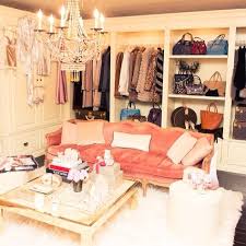Faire De Son Dressing Un Petit Salon Un Dressing Bien Organise Dressing Ma Maison De Reve Et Maison