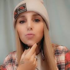 Bailey Weaver's Instagram, Twitter & Facebook