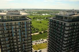 Aceasta este una dintre cele mai interesante clădiri din top, exteriorul oferind o expresie structurală remarcabilă pe măsură ce se ridică de la bază până sus. Zgarie Norii Capitalei Care Sunt Cele Mai Inalte ClÄƒdiri Din Bucuresti Si Cine Le DeÅ£ine Galerie Foto