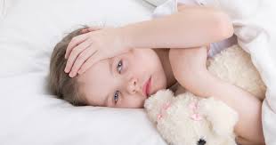 Oft erkranken neugeborene an einer durch viren hervorgerufenen erkältung (grippaler infekt oder österreichisch verkühlung) und entwickeln dabei die. Erkaltung Bei Baby Kind Symptome Verlauf Behandlung