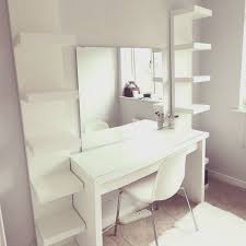 Ankleidezimmer Mit Drei Ikea Mobeln Malm Zwei Ikea Mobeln Lack Und Einem Ankleidezimmer Ikea Ankleide Zimmer Ankleidezimmer