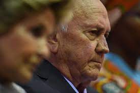 Fw de klerk, is oorlede. Fw De Klerk Apologizes For His Statement Denying Apartheid Was A Crime Against Humanity Zonk News