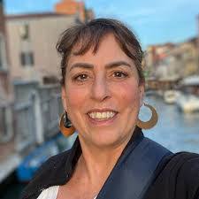 Karen Venezia's Instagram, Twitter & Facebook