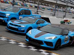 It's cheaper to go by car than by train. Chevrolet Sends A Trio Of Cars To Pace The Nascar Field At Daytona