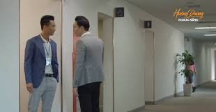 Phim hướng dương ngược nắng tập 31 tối qua có những diễn biến cho thấy con trai ông vụ chơi trò đểu hạ nhục uy tín của châu, tung tin trên mạng rằng hắn đã ngủ với châu và câu chuyện này bị mọi người trong cao dược xì xào. Xn6zddsmna692m