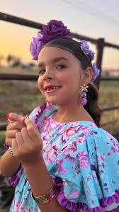 💜💜•CAYETANA•💜💜, 🌊✨ Así despedimos el fin de semana, ¡dando la  bienvenida a agosto con toda la fuerza! 💪, 🎉 Este mes viene cargado de  muchas cosas bonitas para nuestras flamenca. Estamos deseando ...