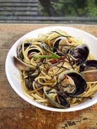 Spaghetti Vongole With Shiitake Mushrooms Pickled Plum Food And Drinks Recipe Stuffed Mushrooms Recipes Seafood Pasta Recipes