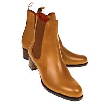 Williams created his first elastic sided men's boots. Women Chelsea Boots 1426 Perla