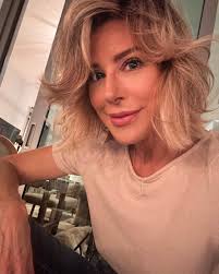 The Bette Midler song 'Wind Beneath My Wings' beautifully portrays the  essence of gratitude and appreciation. Whether it's a romantic partner, a  beloved family member, or a dear friend, this heartfelt composition