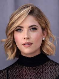 The best short hairstyles for a dramatic change in 2019. Tousled Waves The Most Stylish Short Hairstyles Stylebistro