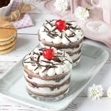 Si avvicina la #domenica ed allora passa da noi e ritira il tuo dolce preferito. 5 Dolci Monoporzione Facili E Veloci Al Cucchiaio E In Barattolo