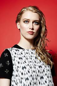 Very cute and lovely to look at, this is a hairstyle that involves iron curling deeply conditioned hair into tight curls and knotting the higher layers of hair into a bow using bobby pins. Curling Iron Hairstyles Curly Hairstyle Guide