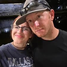 How does a headshot with a purple hunting rifle not kill the player 🤦🏼‍♀️