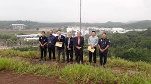 Semalam berkesempatan ngeteh dengan jiran yang juga polis bantuan selepas selesai solat tarawih. Utem Universiti Teknikal Malaysia Melaka Polis Bantuan Utem Terap Budaya Prihatin Selamat Dan Sejahtera