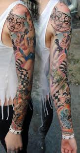 Alice in wonderland is a tale no other like it to penetrate the minds and souls, inhabited by mysterious creatures and complete imagination written in 1864 and since then had been receiving fans lo… Alice Sleeve Disney Tattoos Armeltatowierungen Tattoo Ideen