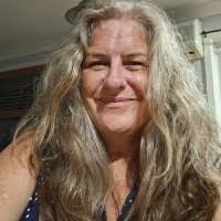 Roxanne Newton's Instagram, Twitter & Facebook