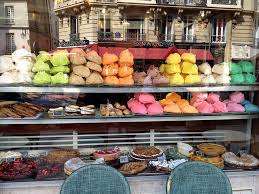 Meringues In Paris Patisserie Patisserie Shop Paris Cafe