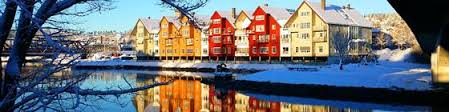 Steinkjer grenser i nordvest til namsos, i nord til overhalla, i nordøst og øst til snåsa, i sør til verdal og inderøy, og i vest til åfjord. Nord University Steinkjer