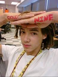 Sending thoughts and prayers to the family of Malik Freeman who tragically  passed away over the weekend. He would have started his sophomore year  tomorrow with my son. My boys went to